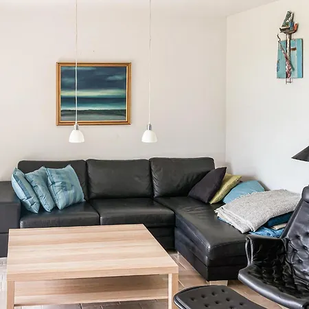 Apartment 2 Bedroom In Samso *